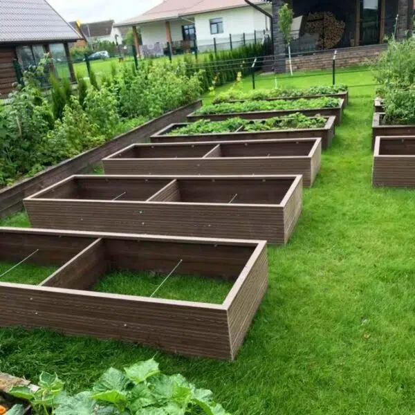 Грядки из ДПК высокие